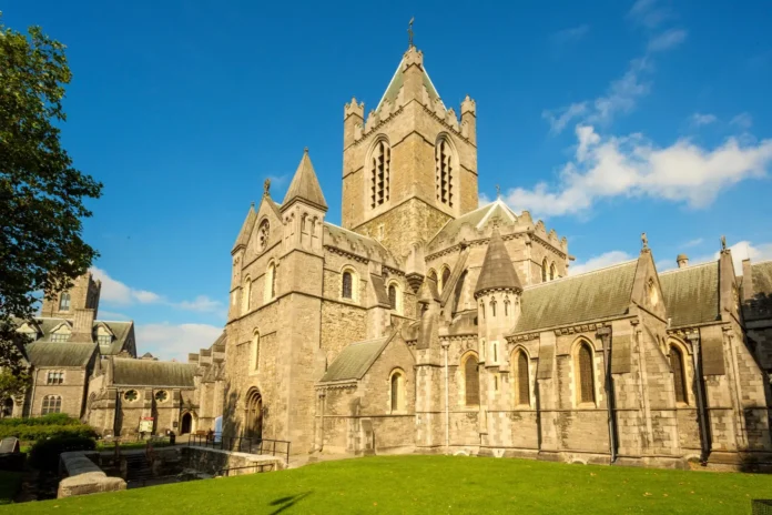 St.-Patricks-e-Christ-Church-Cathedral-2